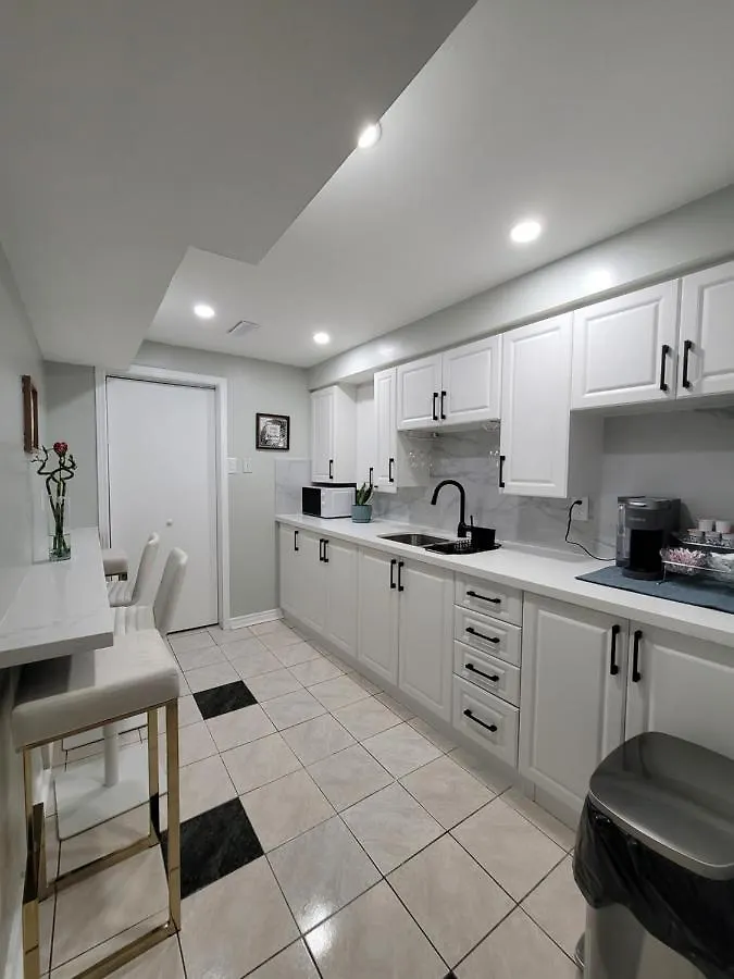 Pansiyon Roryhouse Daire Toronto Kanada