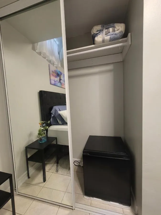 Roryhouse Daire Toronto Kanada